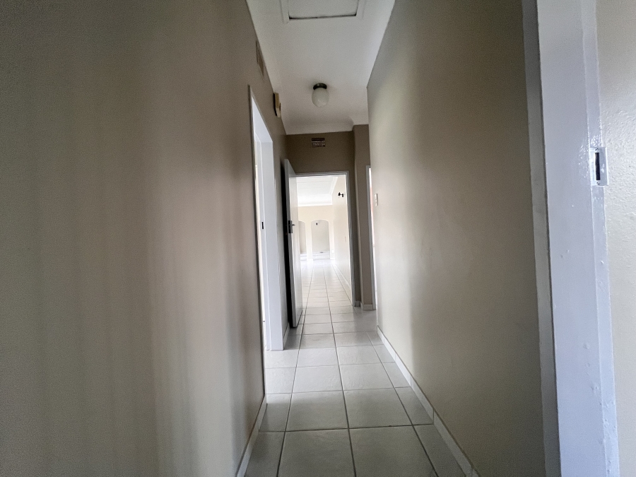 To Let 3 Bedroom Property for Rent in Flamwood North West
